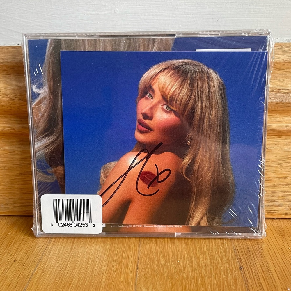 *SIGNED* Short n’ Sweet - Sabrina Carpenter CD